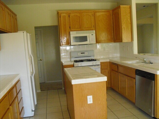 Building Photo - 4209 Grandview Dr