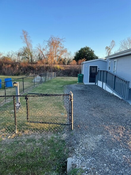 Building Photo - 333 California St