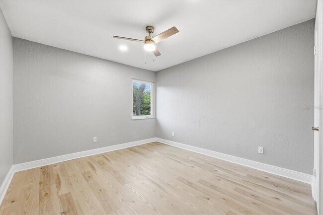 Building Photo - 4810 S Dauphin Ave