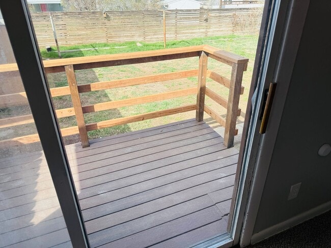 Building Photo - Dog Friendly 4 Bedroom - Billings West End