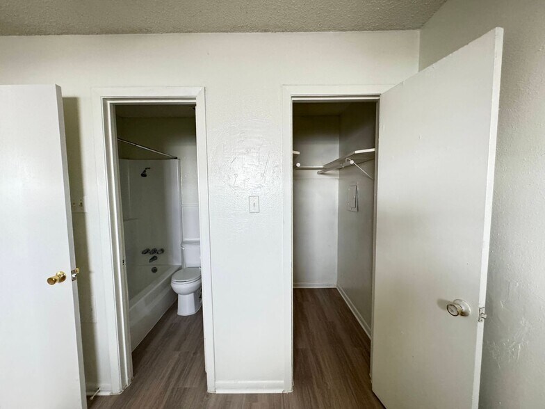 Building Photo - 503 Sunset Ln