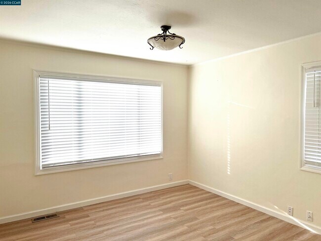 Building Photo - 192 Viewmont Ave