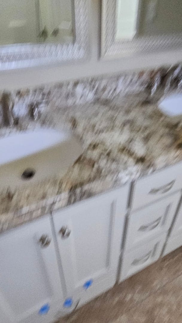 Building Photo - Knights Landing four bedroom home