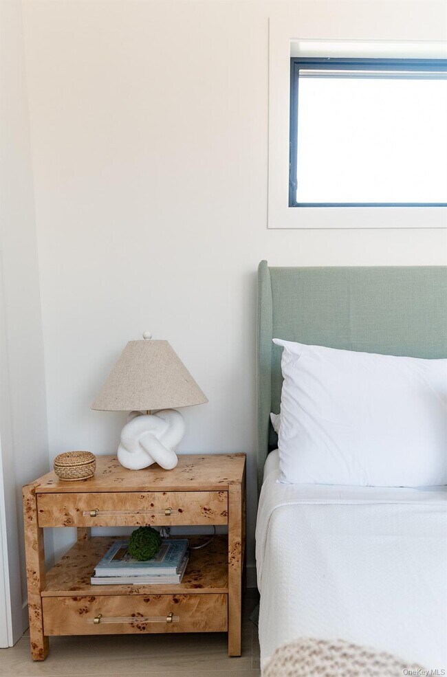 Building Photo - 319 Wilmot Rd