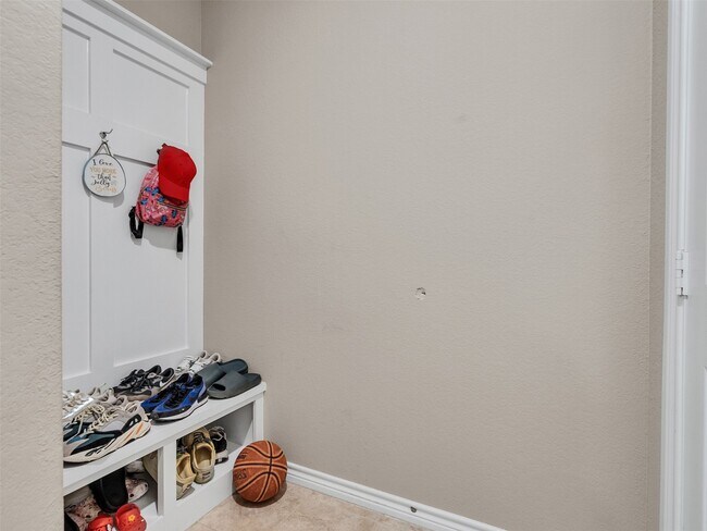 Building Photo - 11119 Mineral Island Ln