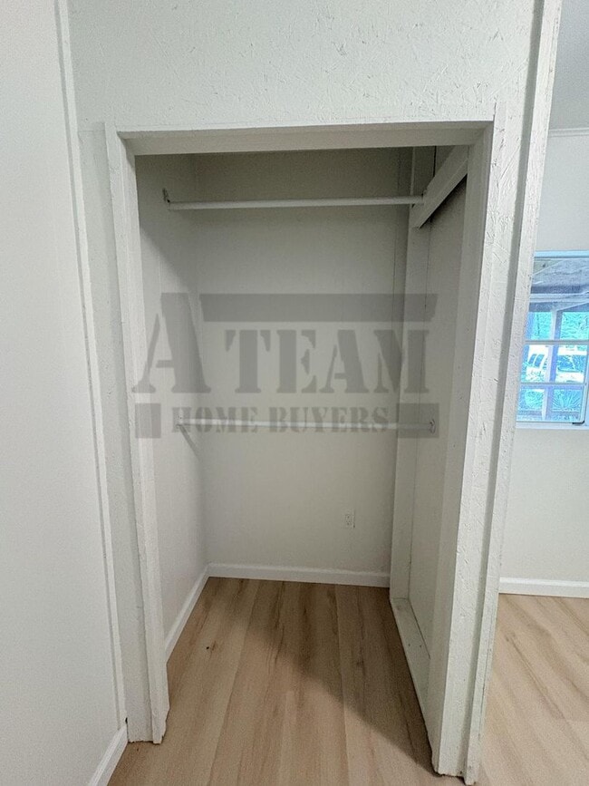 Building Photo - Beautifully updated 2-bedroom, 2-bathroom home