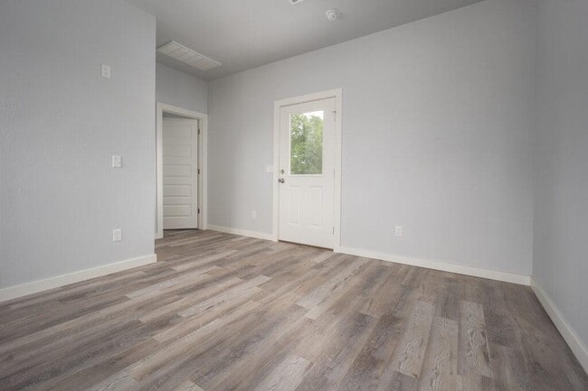 Building Photo - 201 S 11th St