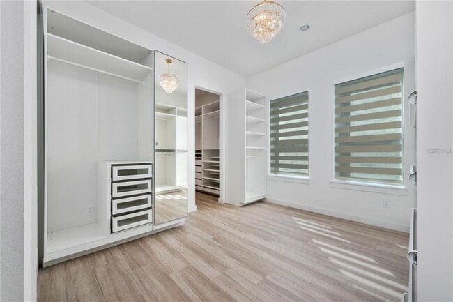 Building Photo - 8664 Dubochet St