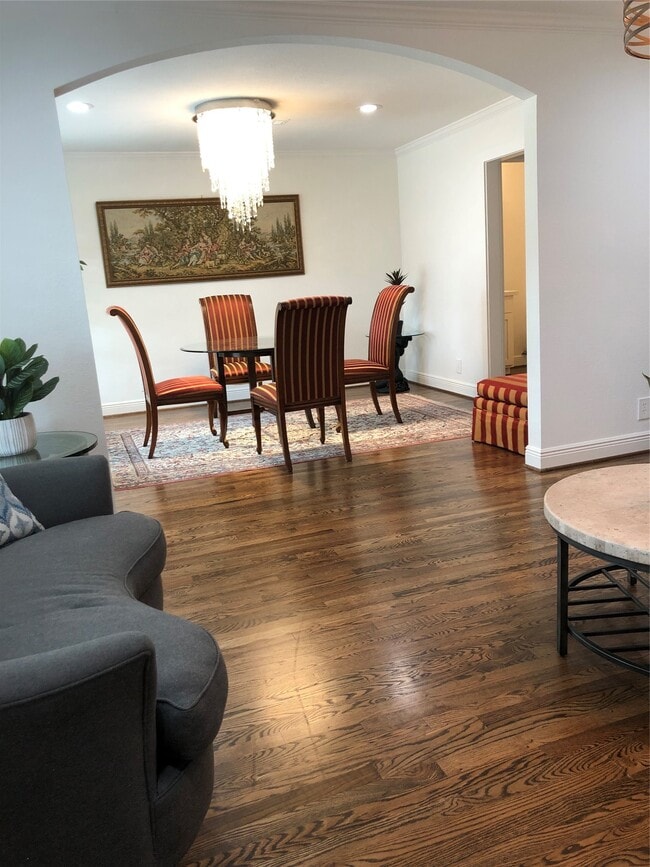 Building Photo - 1346 Chantilly Ln