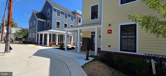 Building Photo - 414 Chapel Alley