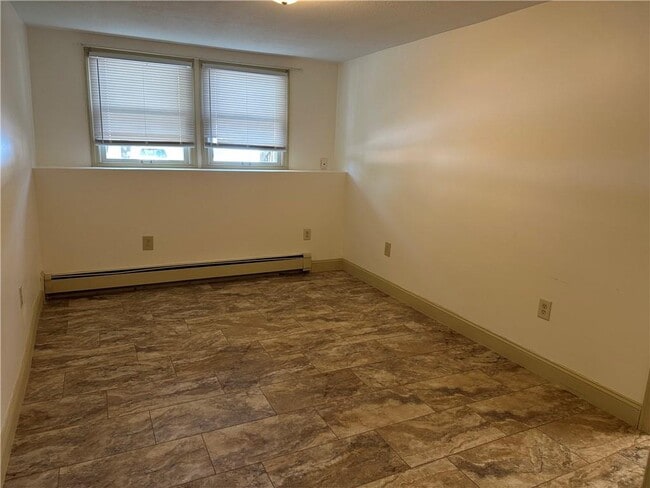 Building Photo - 103 Beacon St