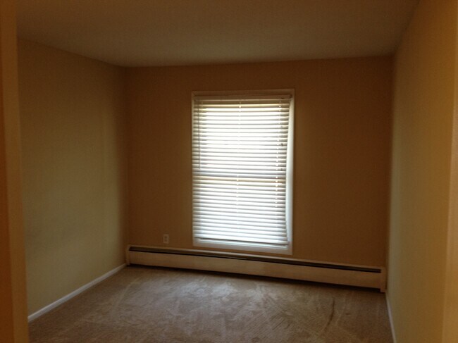 Building Photo - 900 9th Ave S