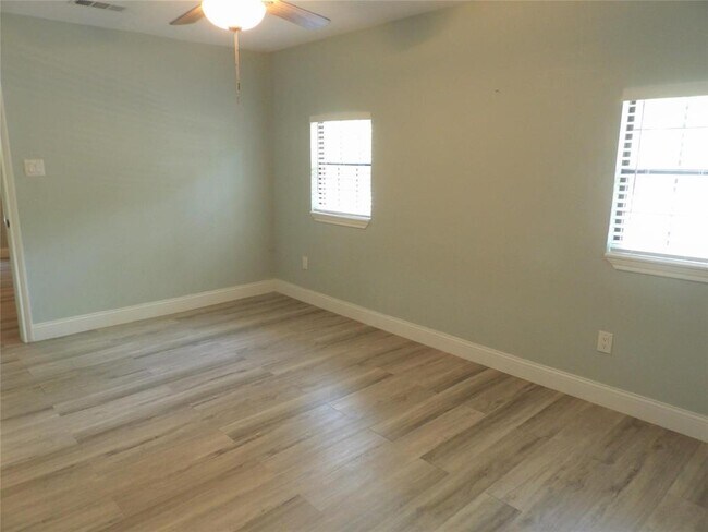 Building Photo - 149 Curry St