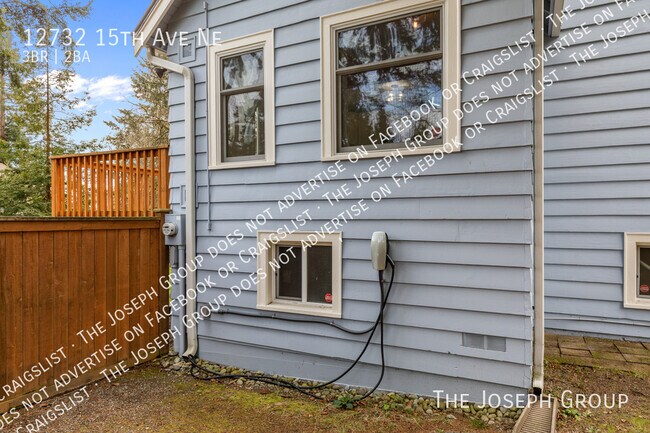 Building Photo - 12732 15th Ave NE