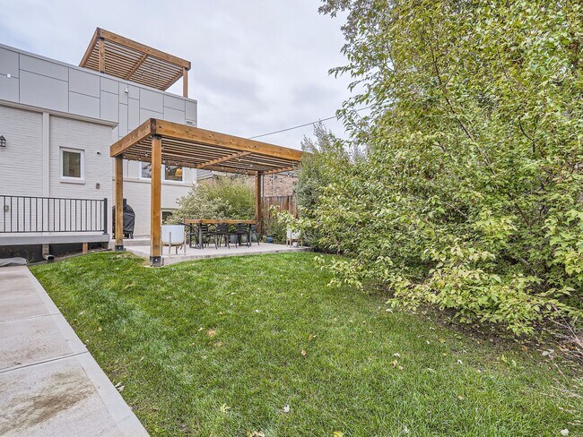 Building Photo - Short Term Rental Opportunity in Sloans Lake Area