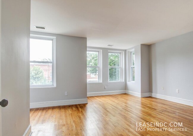 Building Photo - 1708 3rd St NW