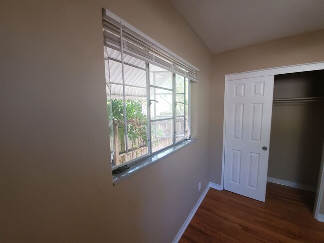 Building Photo - Two Bedroom House with carport