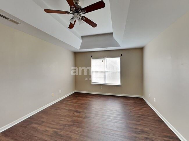 Building Photo - 5711 Falkirk Ln