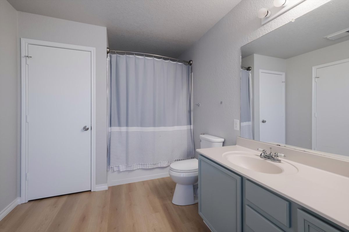 Building Photo - 834 Quitman Oak