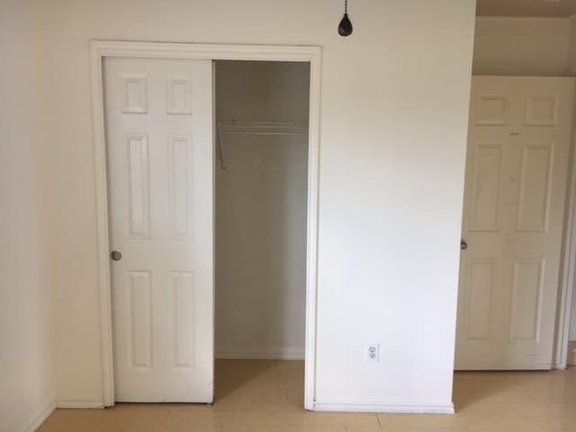 Building Photo - 901 Sweet Leaf Ln