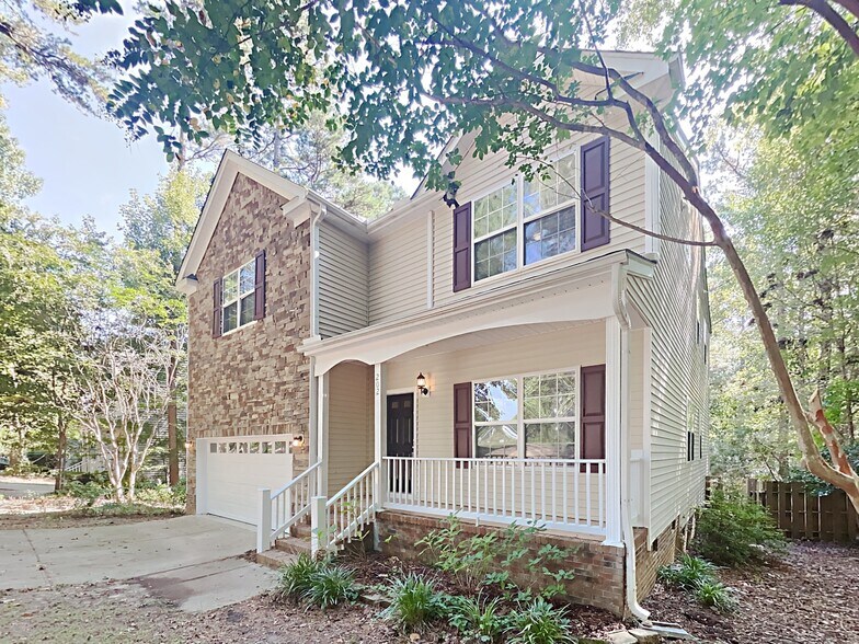 Primary Photo - 202 River Hills Dr