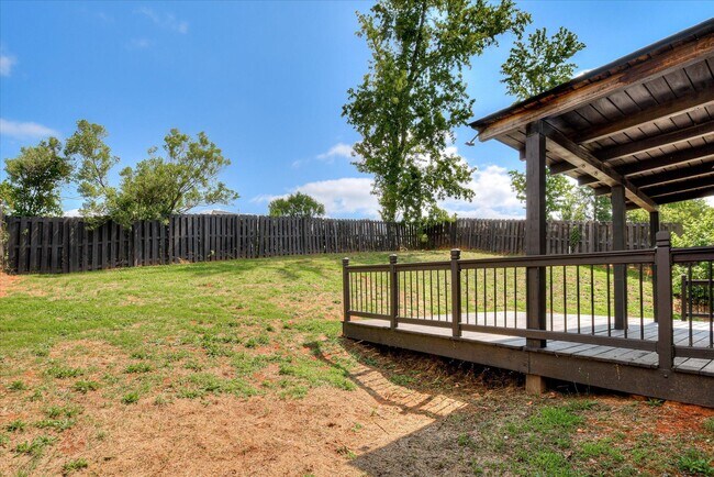 Building Photo - 476 Lory Ln