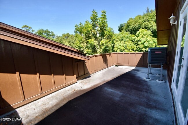 Building Photo - 10 Cherokee Trail