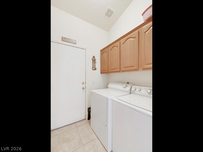 Building Photo - 3064 Emerald Wind St