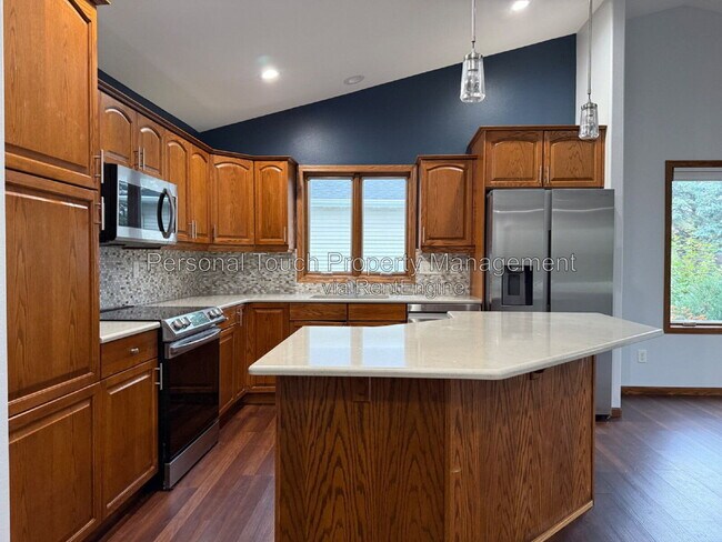 Building Photo - 3539 Woodbury Ct S