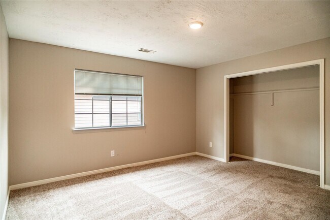 Building Photo - 3523 Ashlock Dr