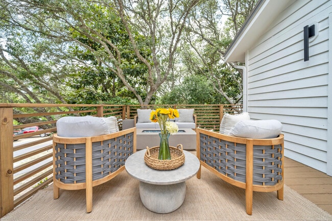 Building Photo - 6296 W County Hwy 30A