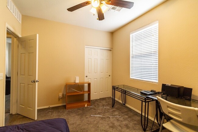 Building Photo - Welcome to Daravante, where this 2-bedroom...