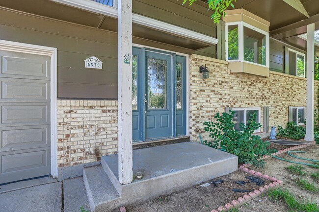 Building Photo - 6975 Metropolitan St