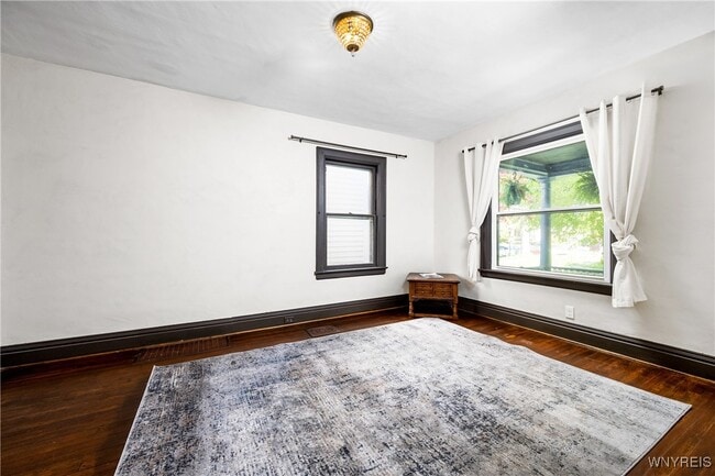 Building Photo - 95 Russell St