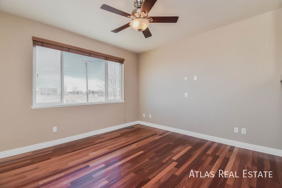 Building Photo - 430 Winebrook Way