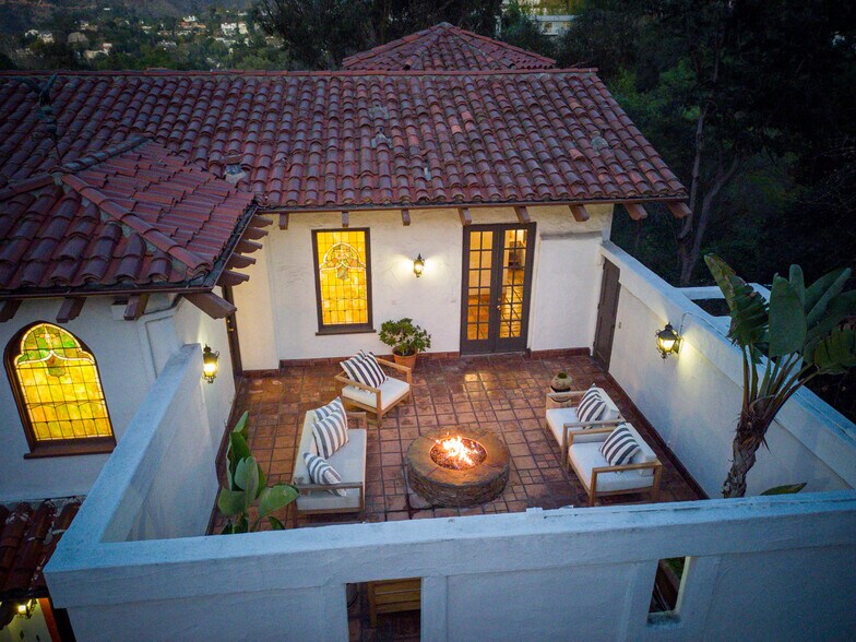 Building Photo - 2942 Passmore Dr
