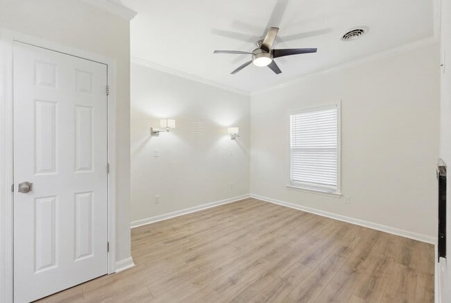 Building Photo - 130 Haven Dr