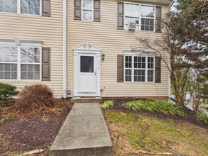 Building Photo - 4715 Milfax Rd