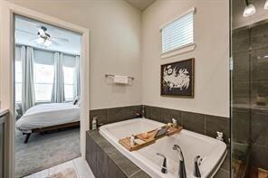 Building Photo - 2028 Barbette St