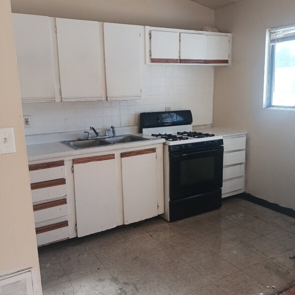 Building Photo - 1331-1333 Thurston St