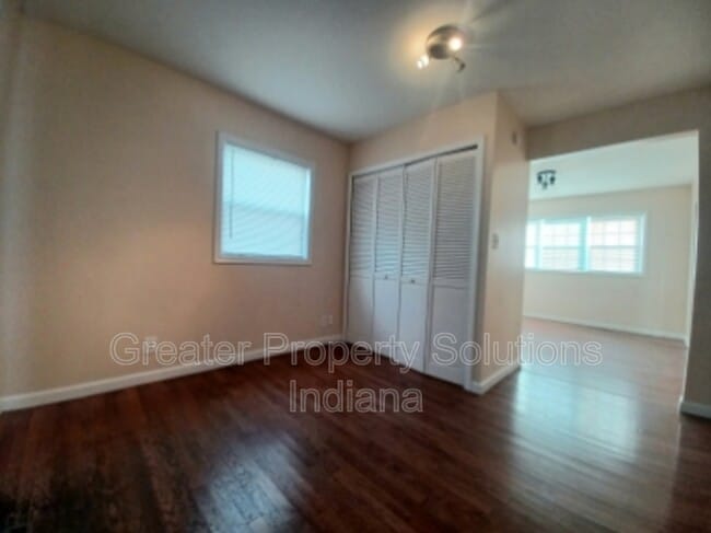 Building Photo - 412 W South St