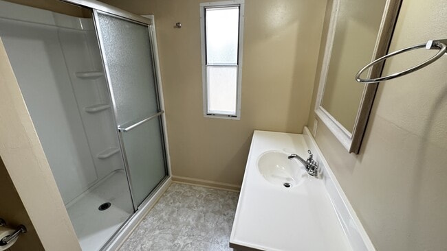 Building Photo - 115 Duck Pond Ln