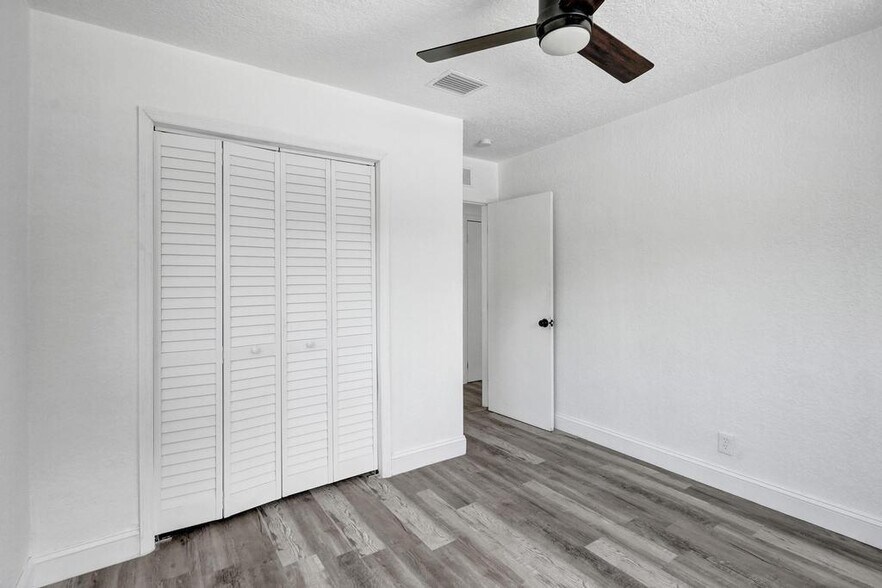 Building Photo - 1810 NW 9th St