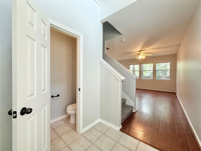 Building Photo - 23 Blue Creek Pl