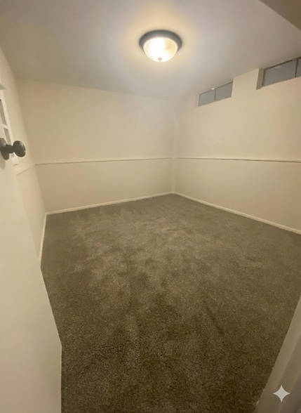 Building Photo - 1900 Holly Way