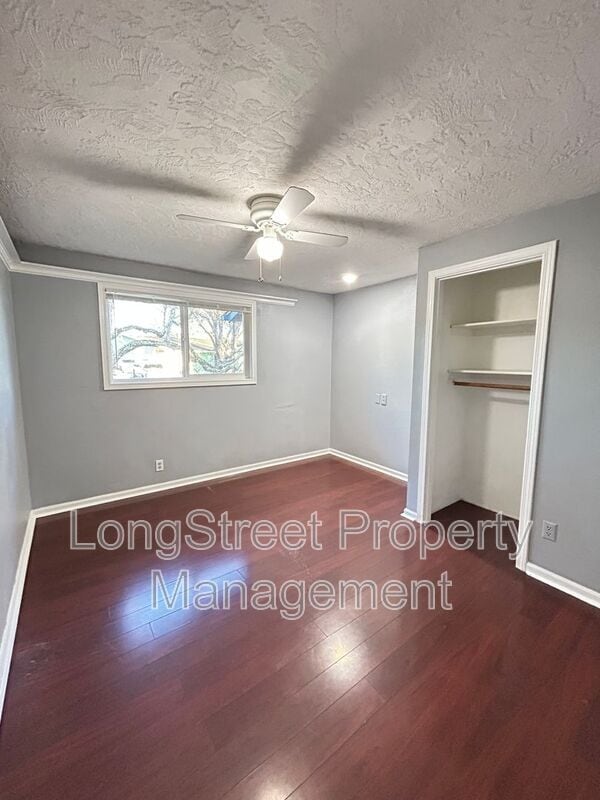 Building Photo - 2872 SE Linda St