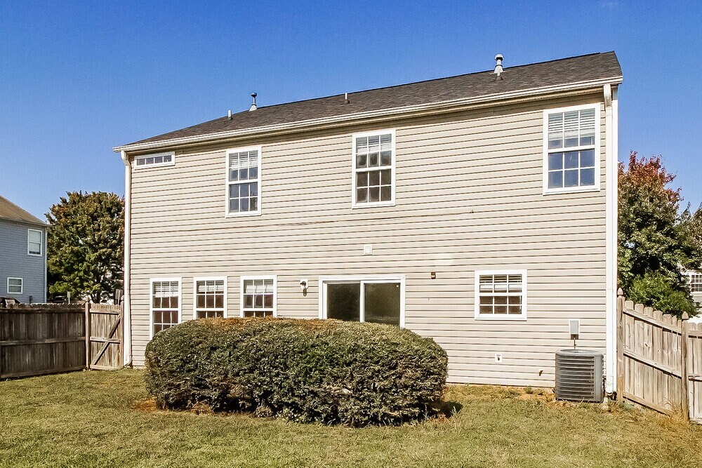 Building Photo - 2120 Speedwell Ct