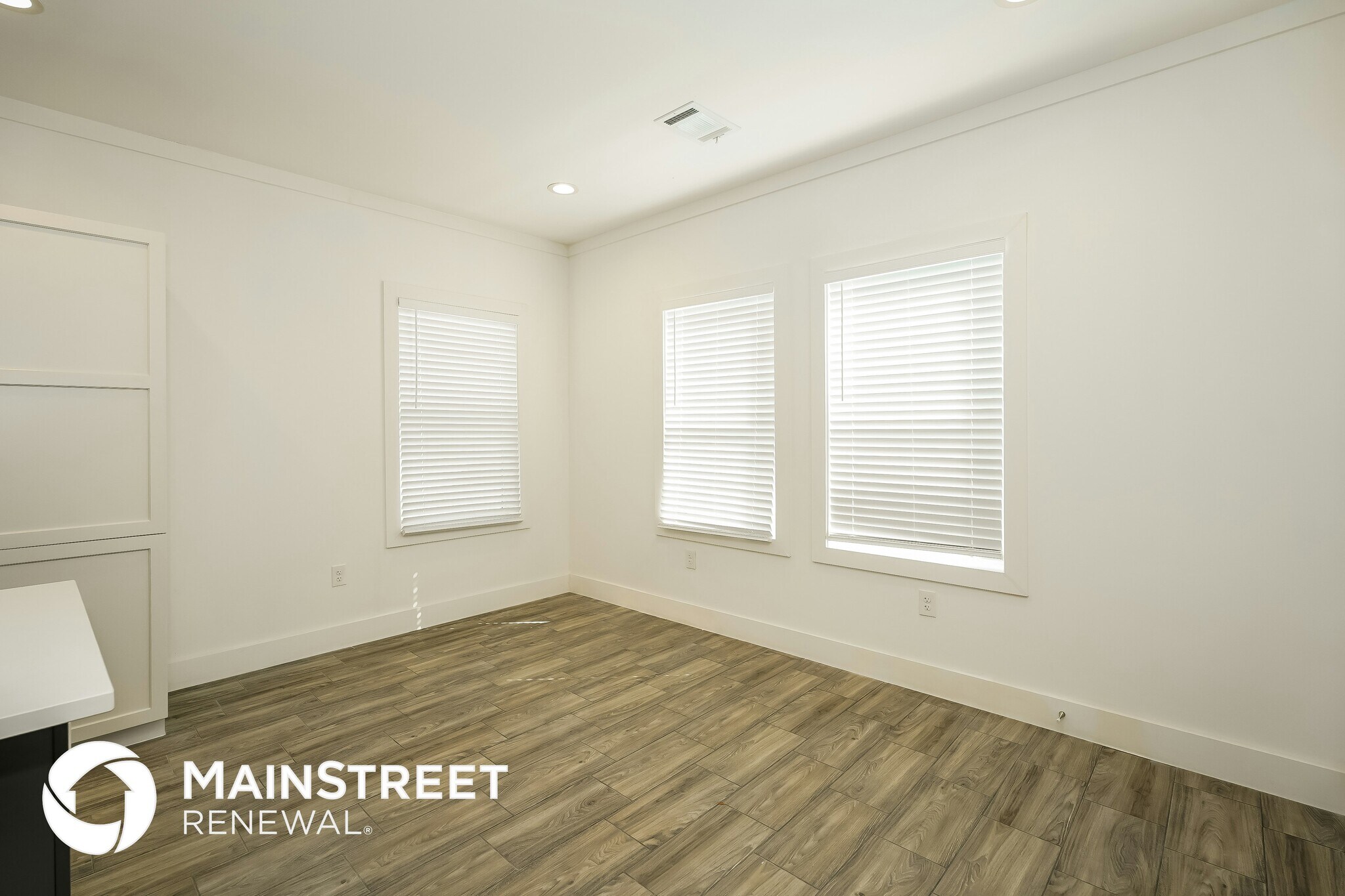 Building Photo - 2003 E Overton Rd