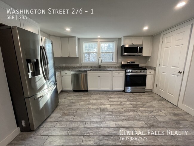 Primary Photo - 4+ Bedroom Townhouse Walking Distance to D...