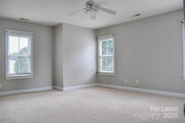 Building Photo - 3010 Colonel Springs Way